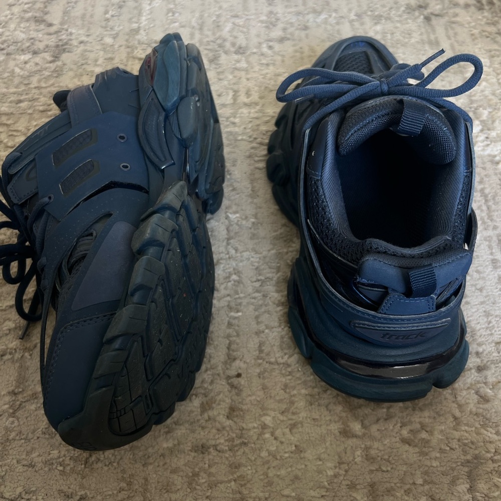 Balenciaga Men's Navy Sneakers - Picture 2 of 3
